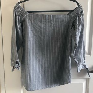 Banana Republic Off The Shoulder Blouse size XS